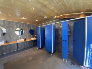 Moderne sanitaire voorzieningen op minicamping Zonnehove in  Wieringerwaard